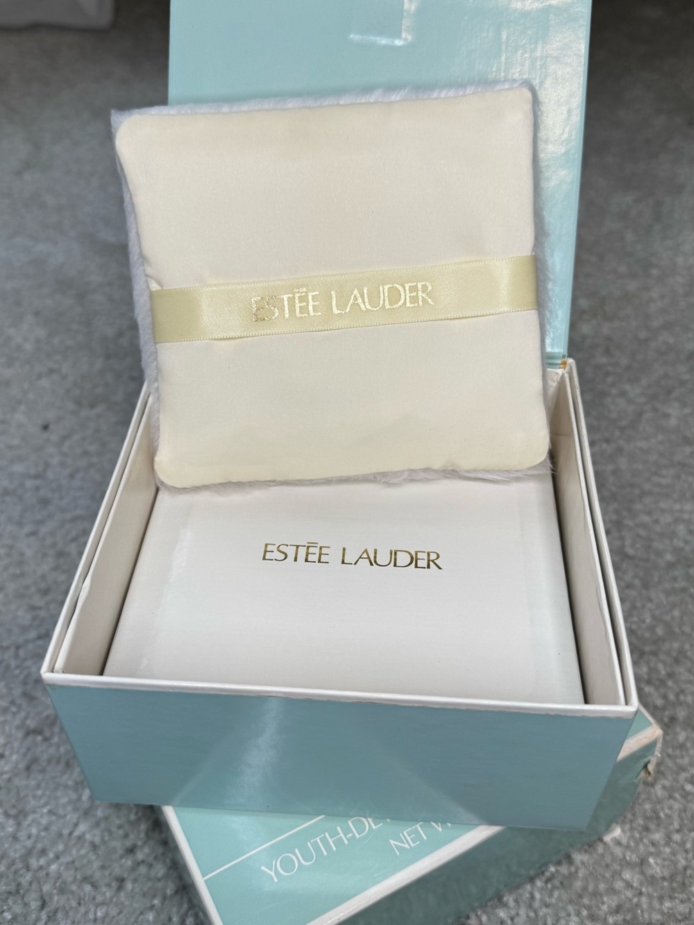 Estée Lauder Youth‑Dew Dusting Powder - Aqua & Gold Box-New - Picture 2 of 4